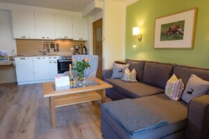 Wohnraum der Ferienwohnung Nr. 1 - Jennerblick - im Gästehaus Frauendorf 