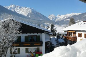 Winteraussicht vom Balkon der Ferienwohnung Nr. 5 im Gästehaus Frauendorf 
