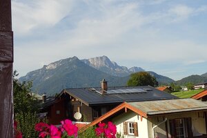 Ausblick mit Bergpanorama vom Balkon der Ferienwohnung Nr. 3 im Gästehaus Frauendorf 