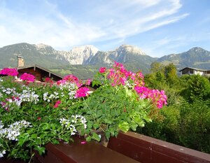 Ausblick auf unsere schöne Berge aus dem Balkon einer unserer Ferienwohnungen