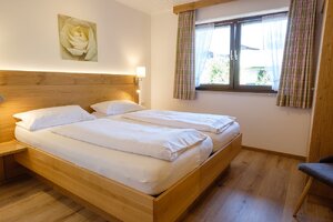 Schlafzimmer der Ferienwohnung Nr. 1- Jennerblick - im Gästehaus Frauendorf 